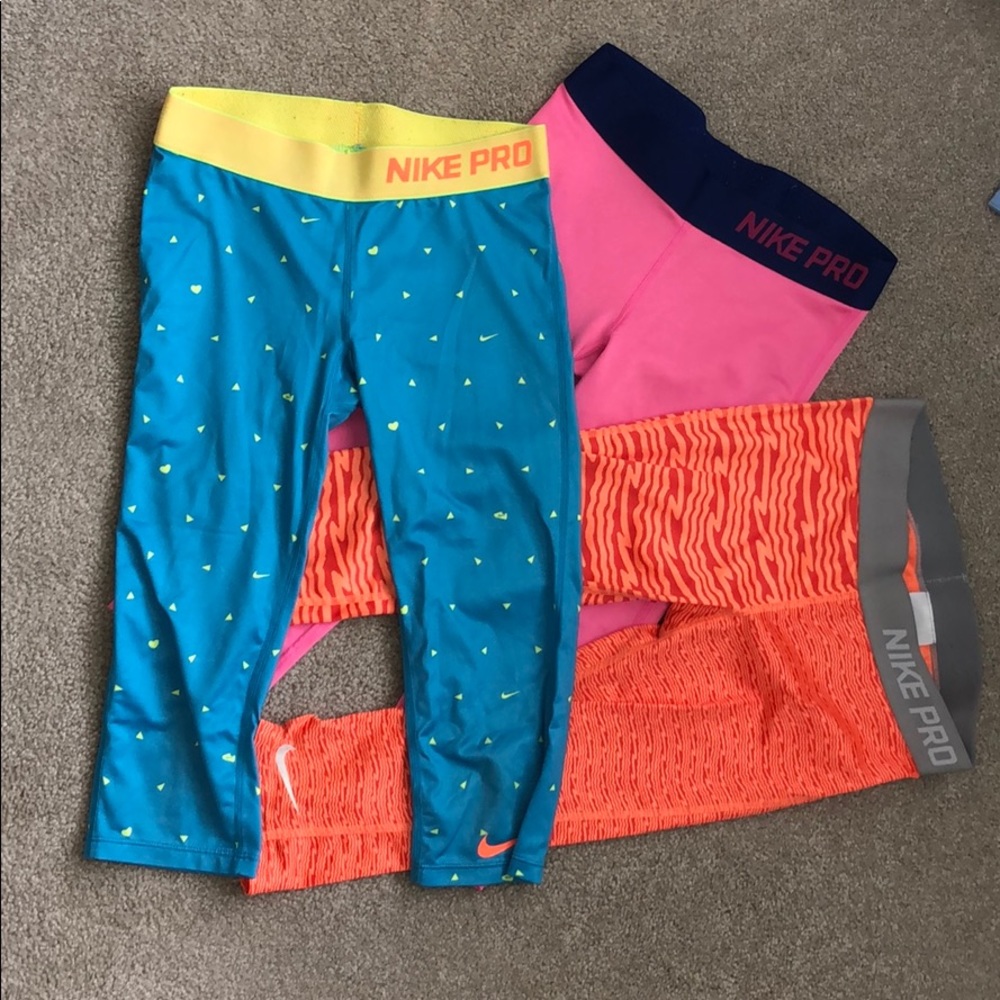 Girls Nike pro cropped leggings